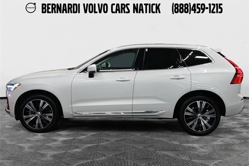 2023 Volvo XC60 B5 Plus photo 1