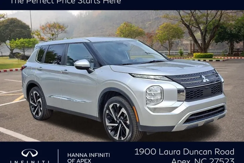 2022 Mitsubishi Outlander ES photo 1