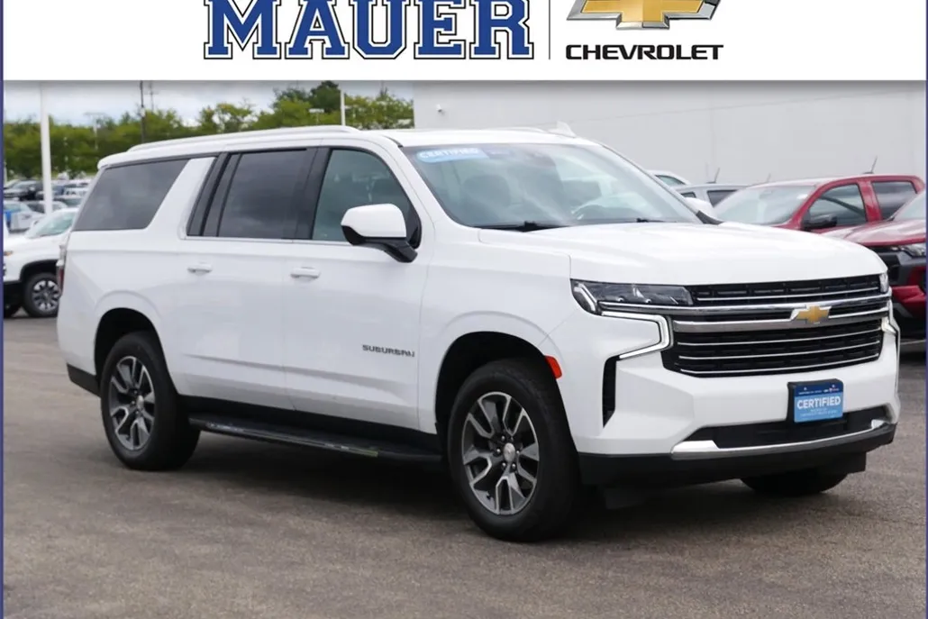2021 Chevrolet Suburban LT photo 1