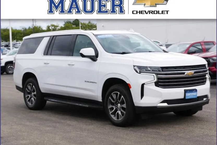 2021 Chevrolet Suburban LT photo 1