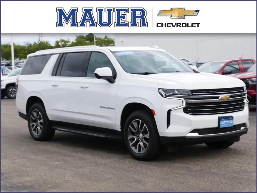 2021 Chevrolet Suburban LT photo 1