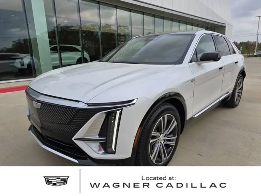 2025 Cadillac Lyriq Luxury photo 1