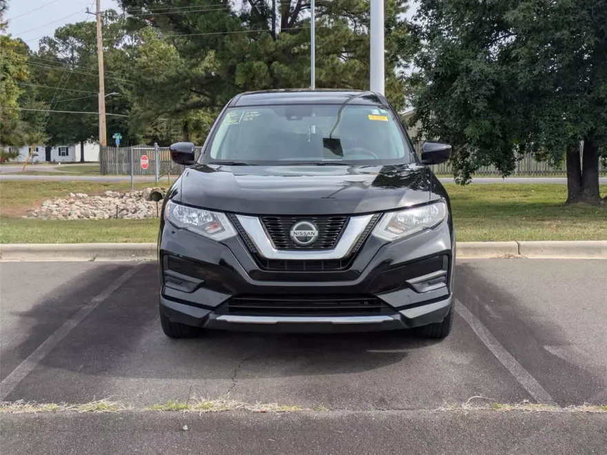 2020 Nissan Rogue S photo 1