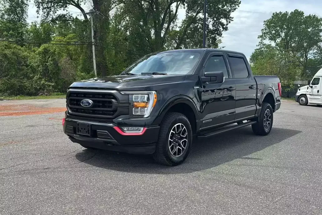 2023 Ford F-150 XLT photo 1