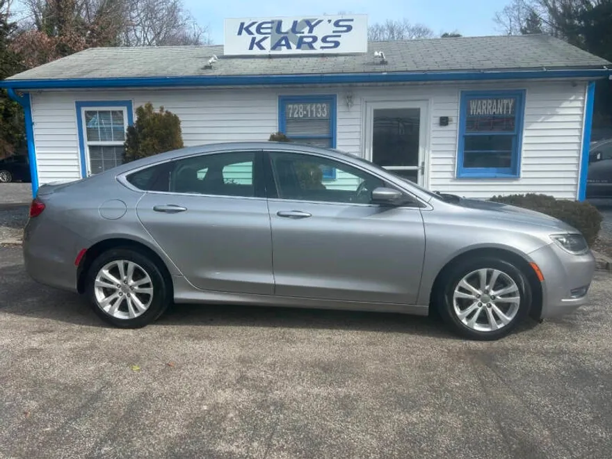 2015 Chrysler 200 Limited photo 1