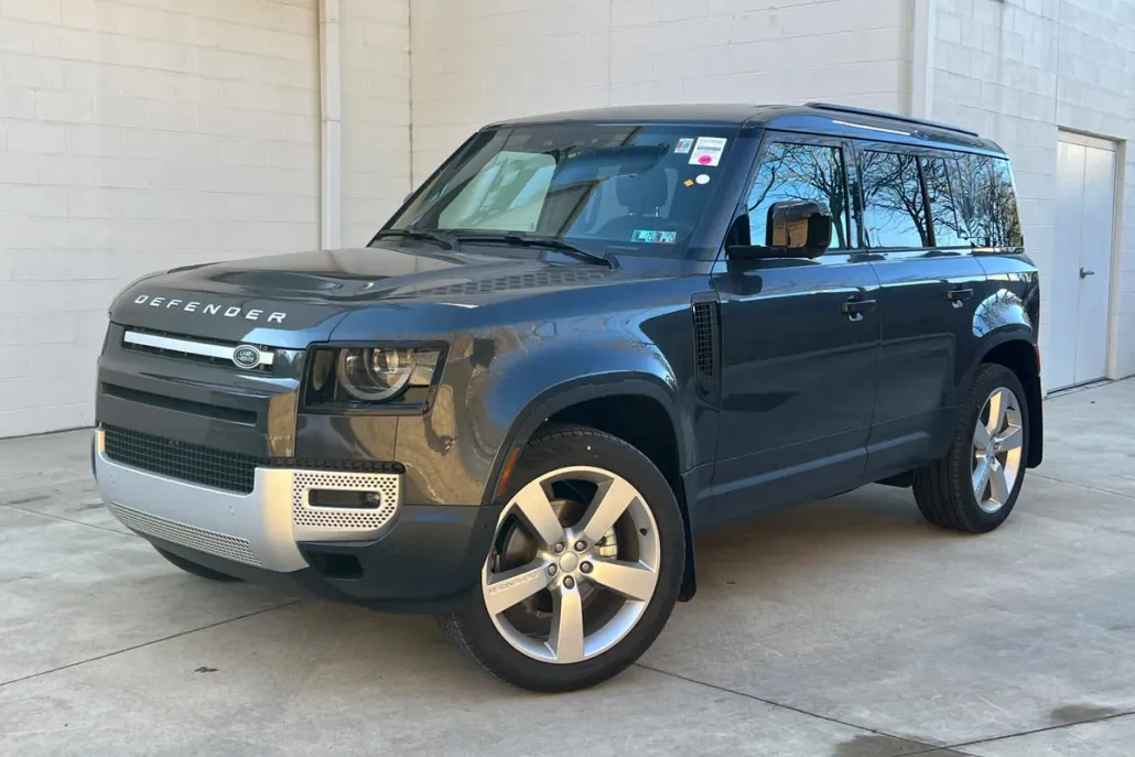 2024 Land Rover Defender 110 S photo 1