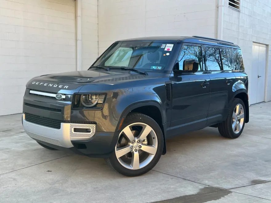 2024 Land Rover Defender 110 S photo 1