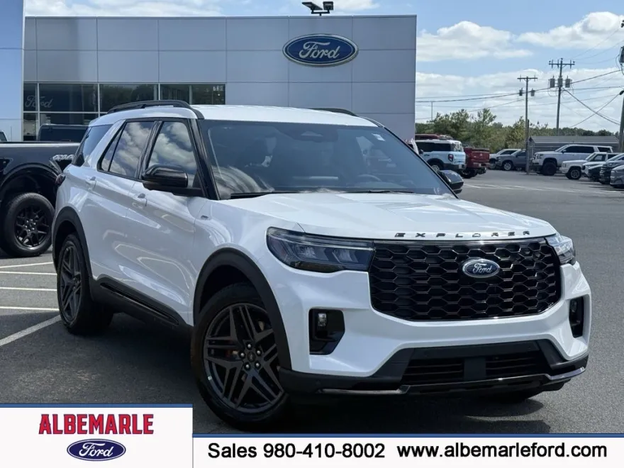 2025 Ford Explorer ST-Line photo 1