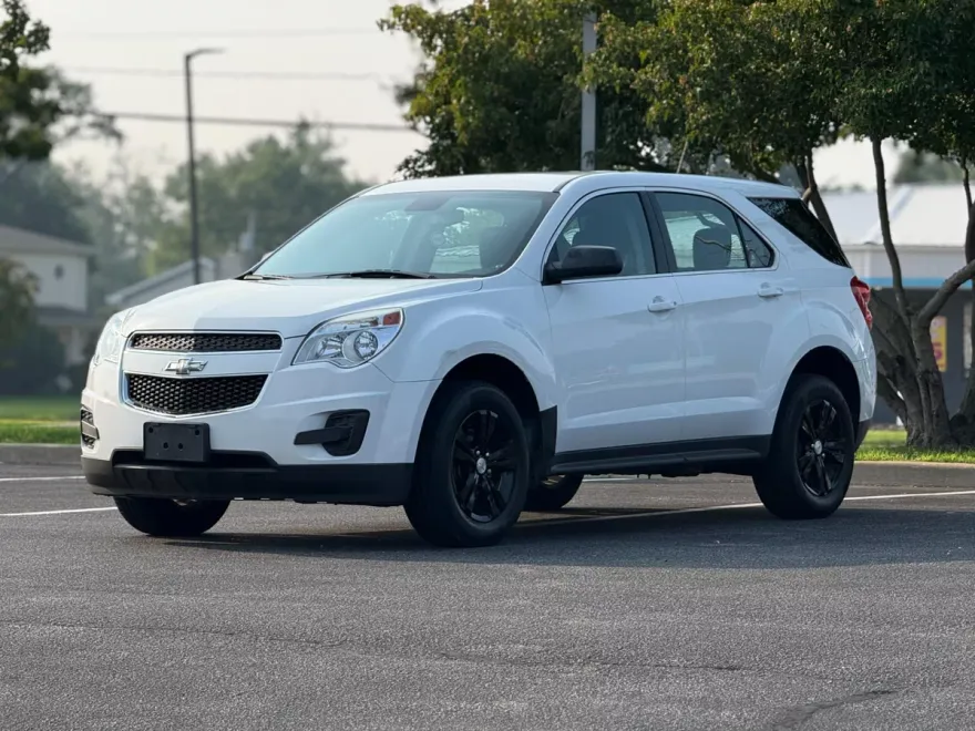 2015 Chevrolet Equinox LS photo 1