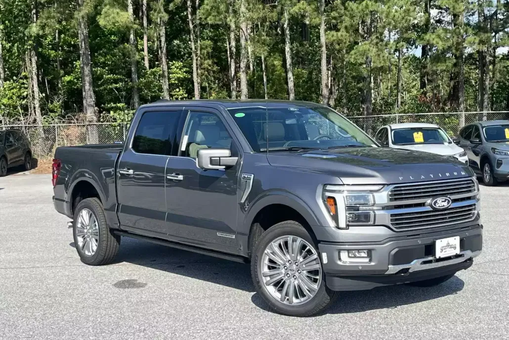 2025 Ford F-150 Platinum photo 1