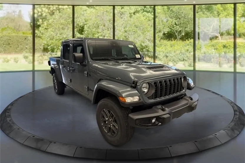 2025 Jeep Gladiator Sport S photo 1