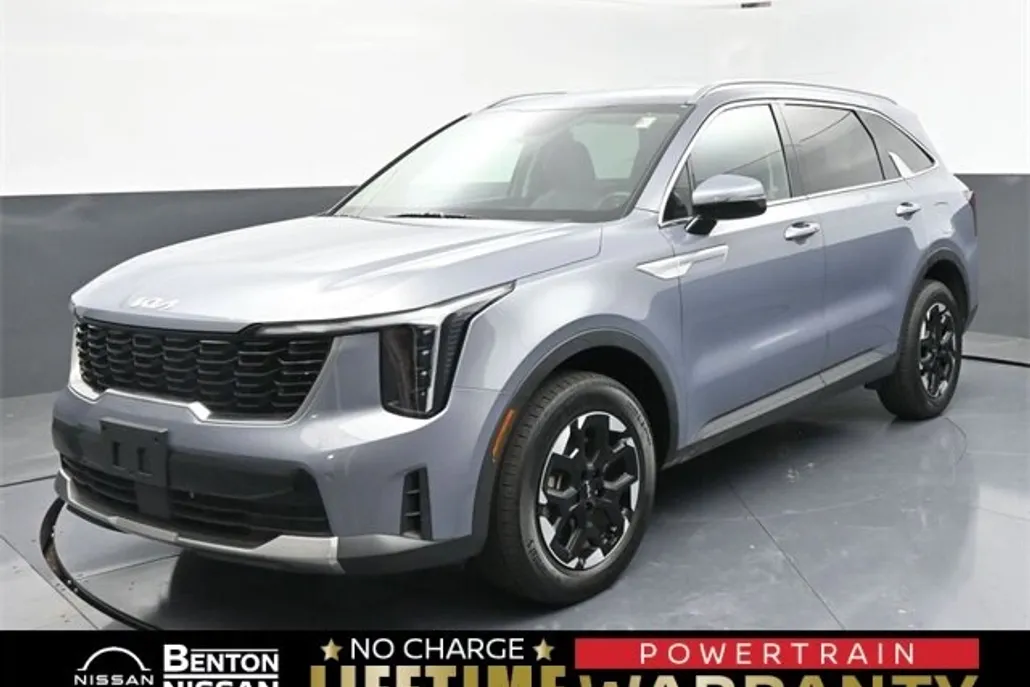 2024 Kia Sorento S photo 1