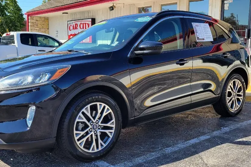 2020 Ford Escape SEL photo 1