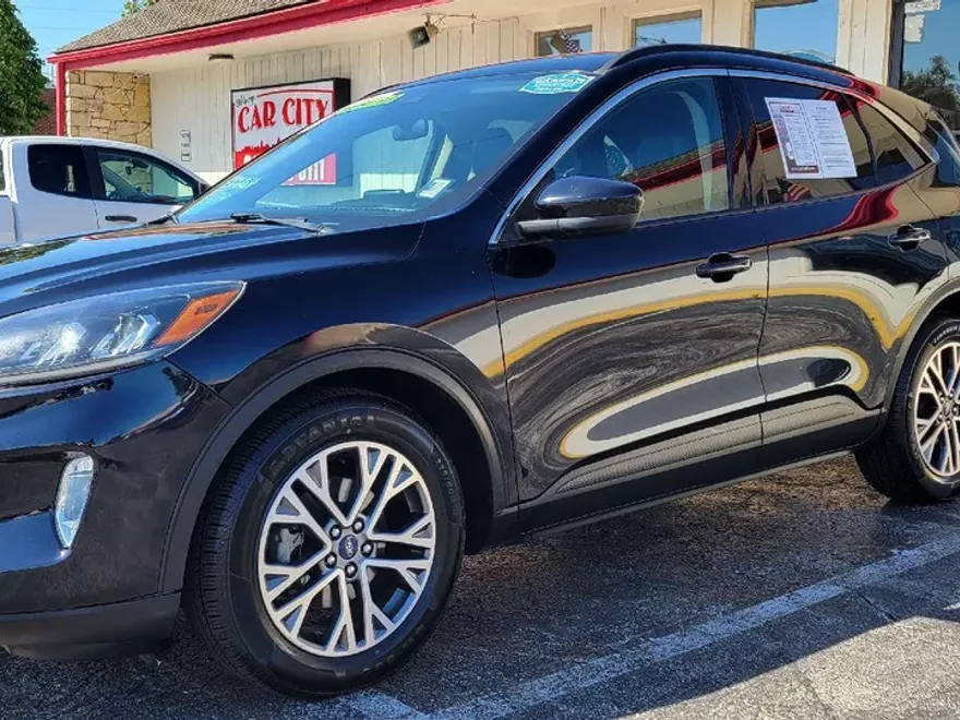 2020 Ford Escape SEL photo 1