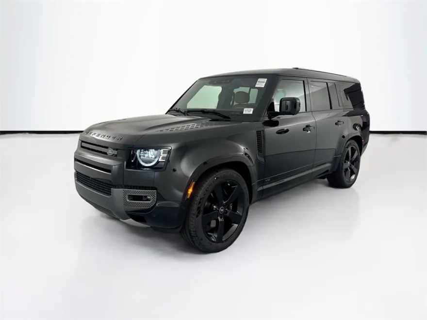 2025 Land Rover Defender 130 V8 photo 1