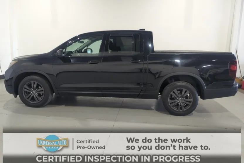 2017 Honda Ridgeline Sport photo 1