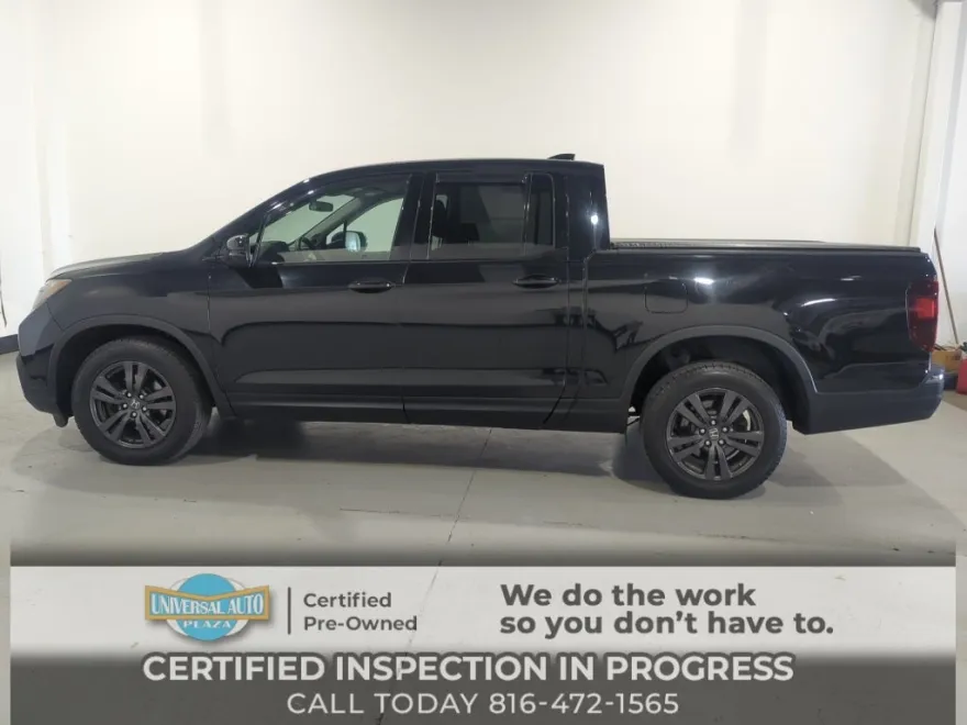 2017 Honda Ridgeline Sport photo 1