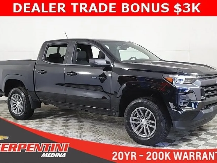 2025 Chevrolet Colorado Work Truck LT photo 1