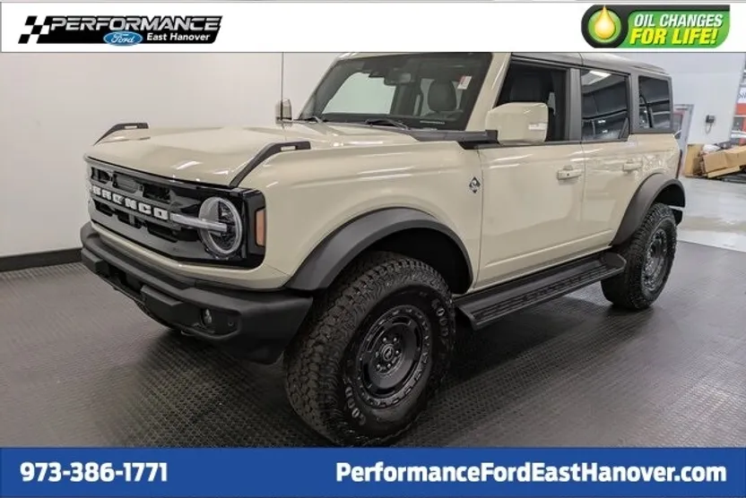 2025 Ford Bronco Outer Banks photo 1