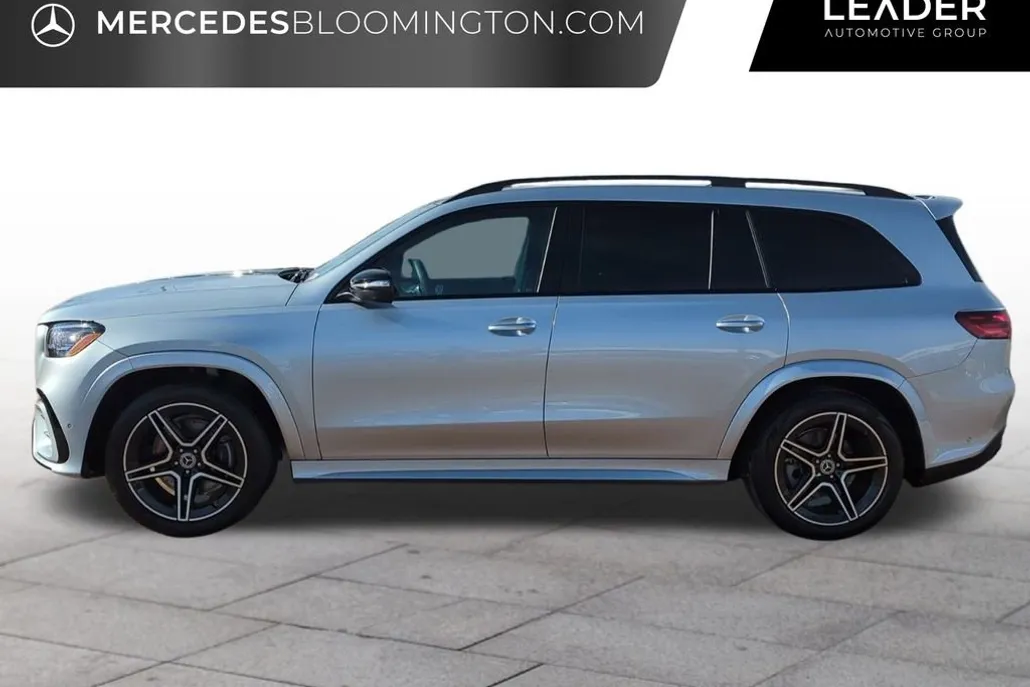 2025 Mercedes Benz GLS 450 4MATIC photo 1