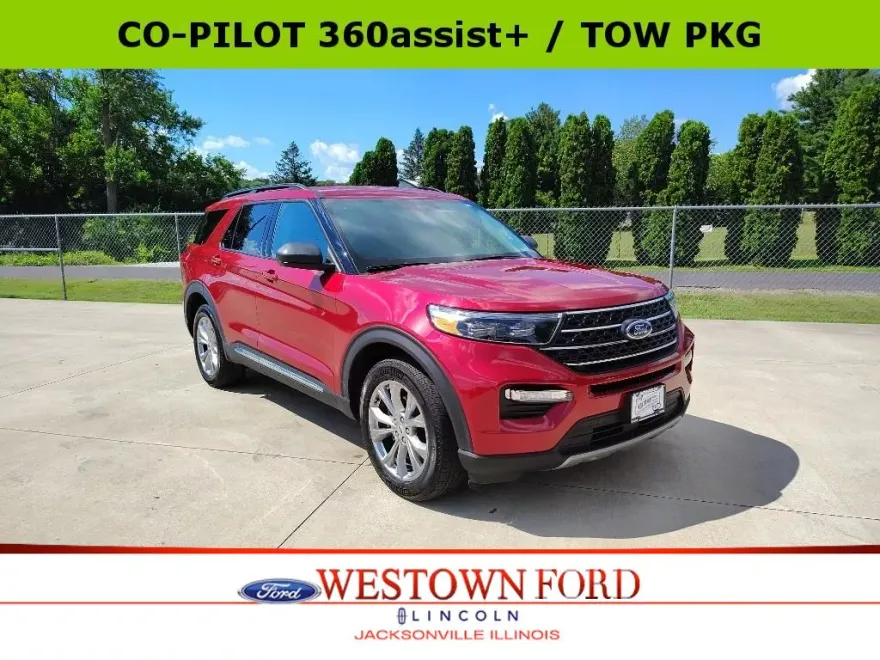 2023 Ford Explorer XLT photo 1