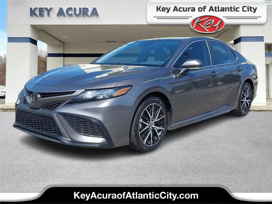 2023 Toyota Camry SE photo 1