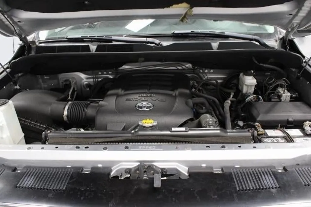2016 Toyota Tundra SR5 photo 1
