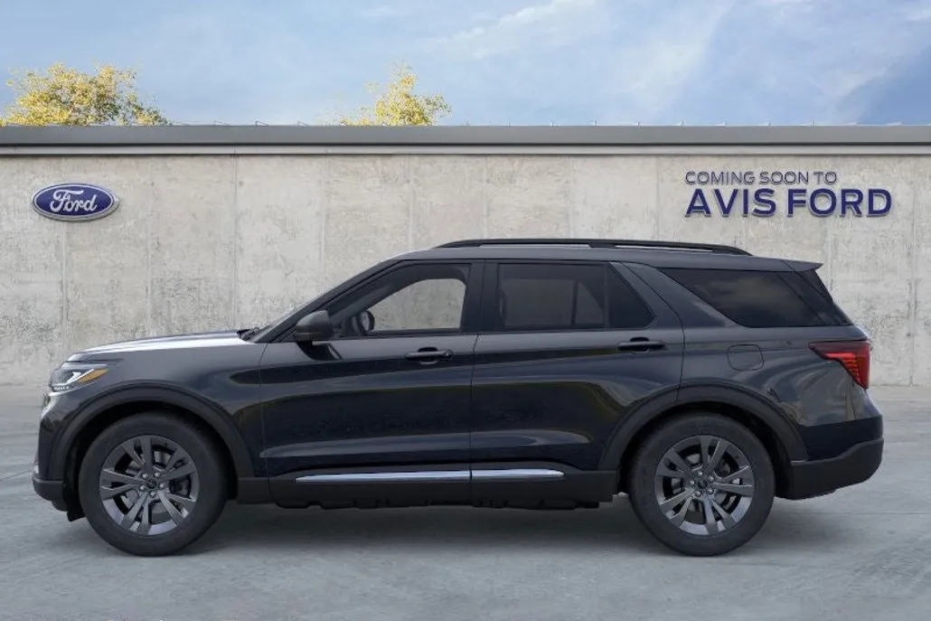 2025 Ford Explorer photo 1