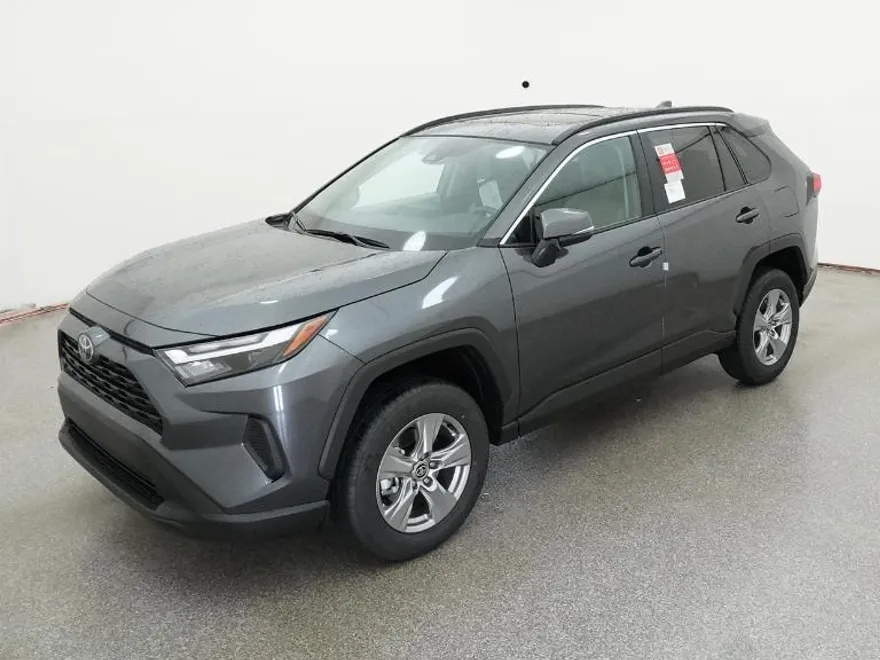 2025 Toyota RAV4 XLE photo 1