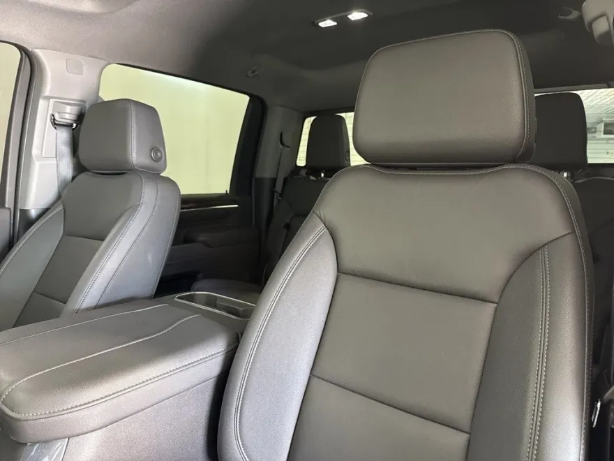 2025 Chevrolet Silverado 2500HD LT photo 1
