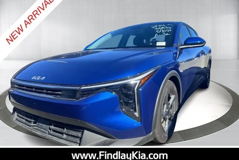 2025 Kia K4 LXS photo 1
