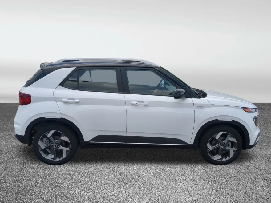 2025 Hyundai Venue Limited photo 1