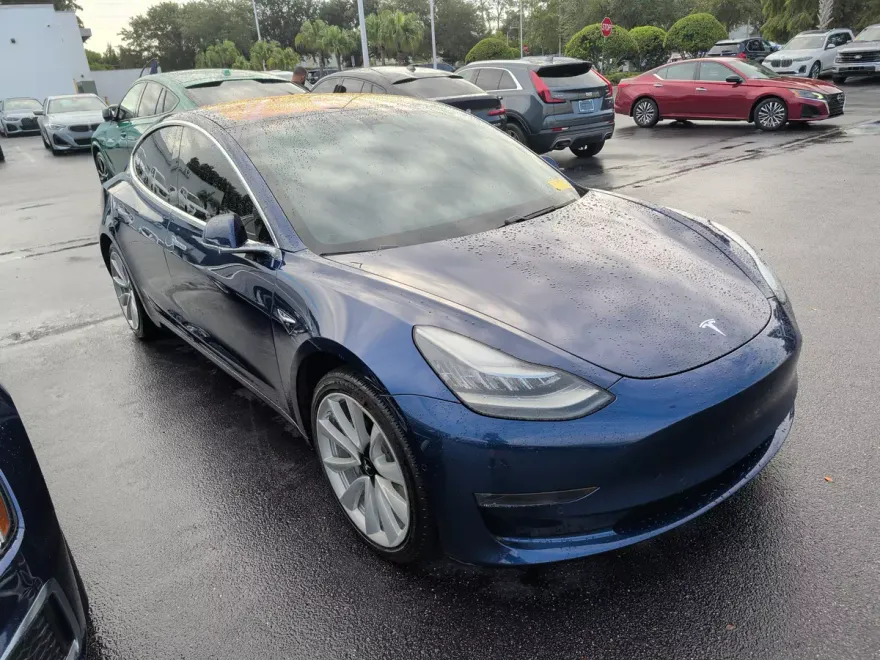 2018 Tesla Model 3 Long Range photo 1