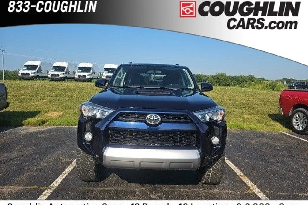 2019 Toyota 4Runner SR5 photo 1