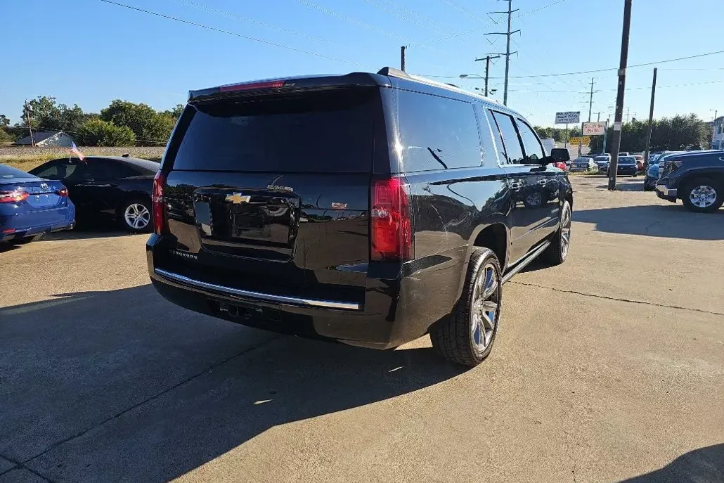 2016 Chevrolet Suburban 1500 LTZ photo 1