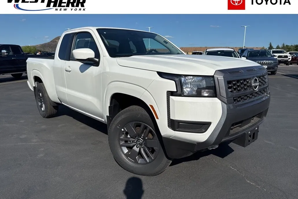 2025 Nissan Frontier SV photo 1