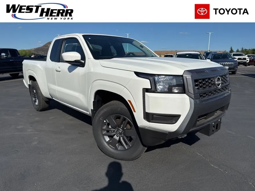 2025 Nissan Frontier SV photo 1
