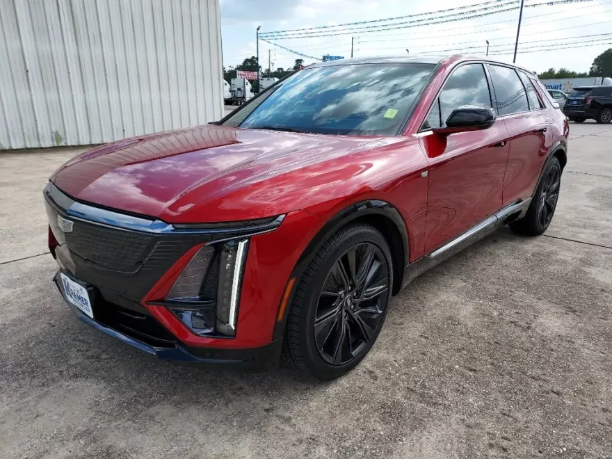 2024 Cadillac Lyriq Sport photo 1