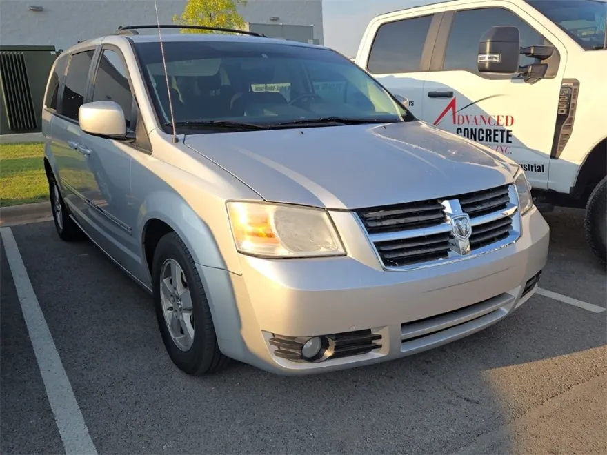 2008 Dodge Grand Caravan SXT photo 1