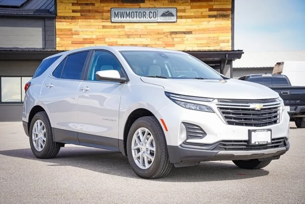 2022 Chevrolet Equinox LT photo 1