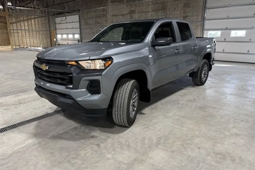 2026 Chevrolet Colorado LT photo 1