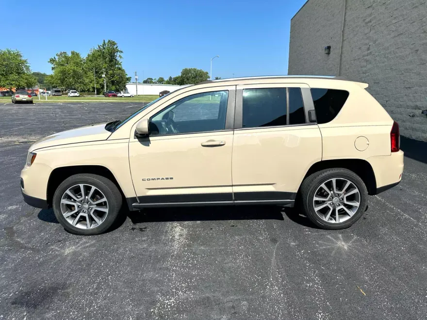 2017 Jeep Compass Latitude photo 1