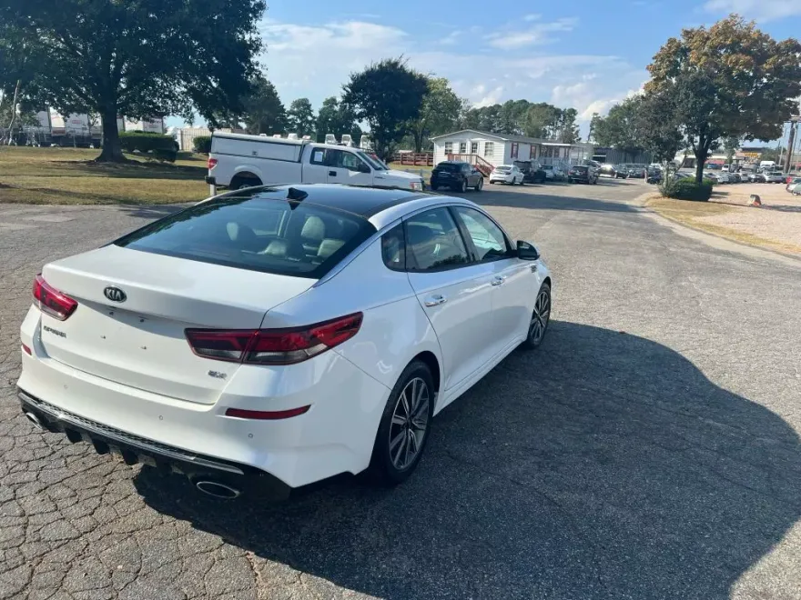 2019 Kia Optima EX photo 1