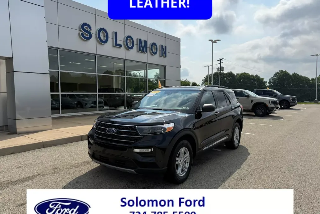 2023 Ford Explorer XLT photo 1