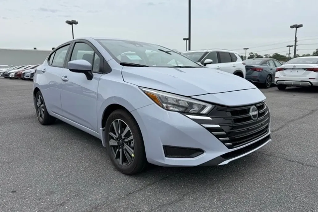 2025 Nissan Versa SV photo 1