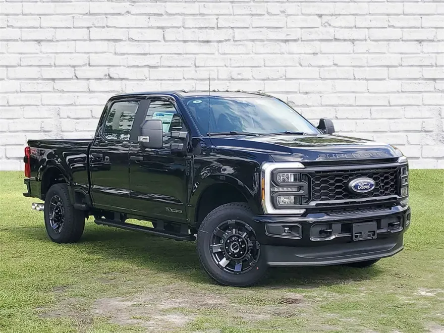 2025 Ford F-250 XL photo 1