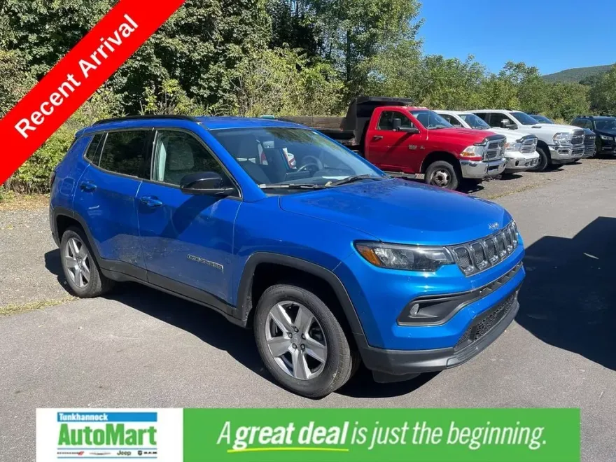 2022 Jeep Compass Latitude photo 1