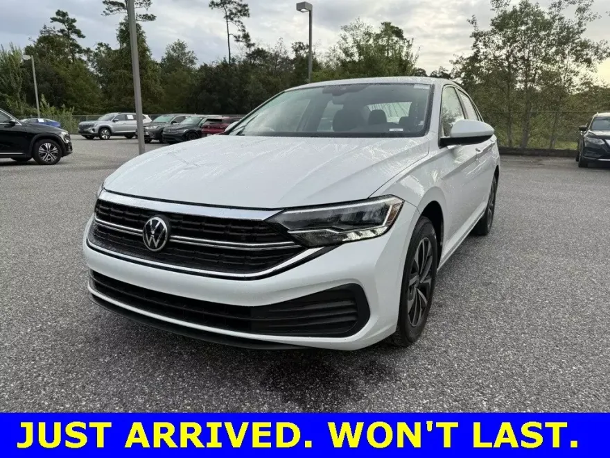 2022 Volkswagen Jetta 1.5T S photo 1
