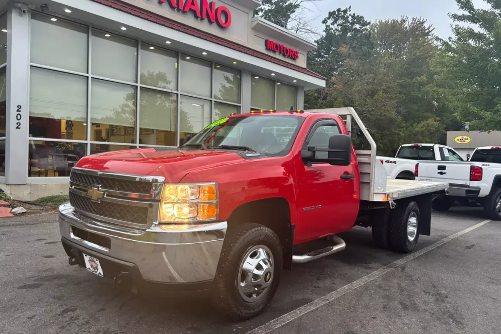 2011 Chevrolet Silverado LT photo 1