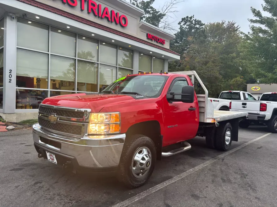 2011 Chevrolet Silverado LT photo 1